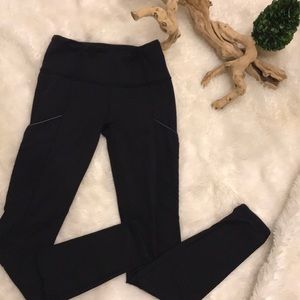 Lululemon Athletica leggings size 4